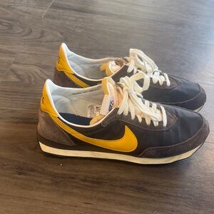 Nike Men’s Brown and Yellow Low-Top Sneakers